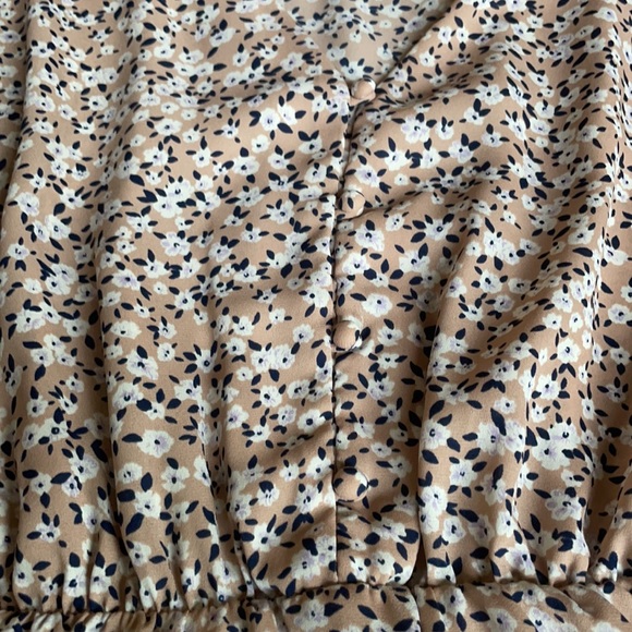 Light Pink Blouse with Small flowers - Picture 3 of 3